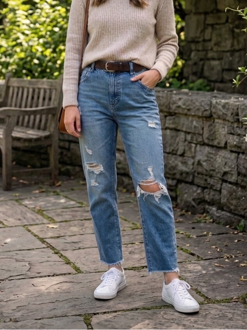 Madewell Straight Leg Distressed Blue Jeans size 27